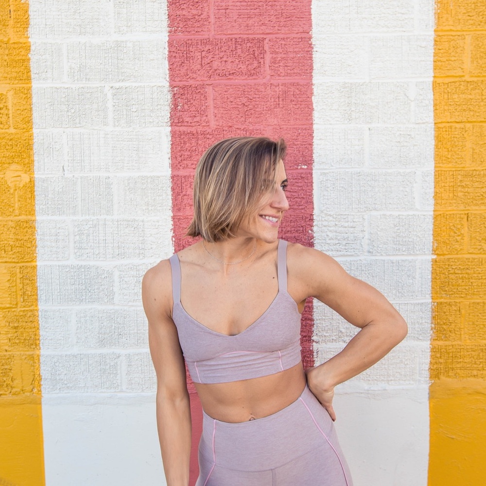 Beyond Yoga Light Pink Sports Bra with Adjustable Straps (XS)